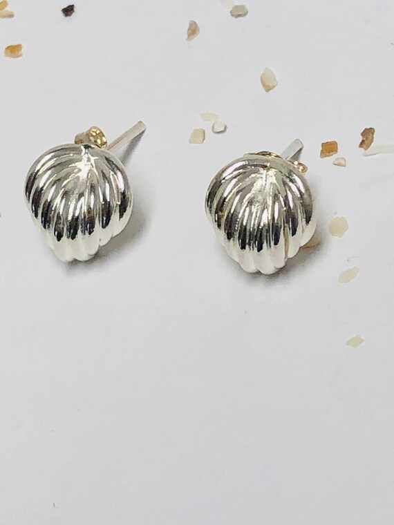 925 Sterling Silver Leaf Stud Earrings . - image 3