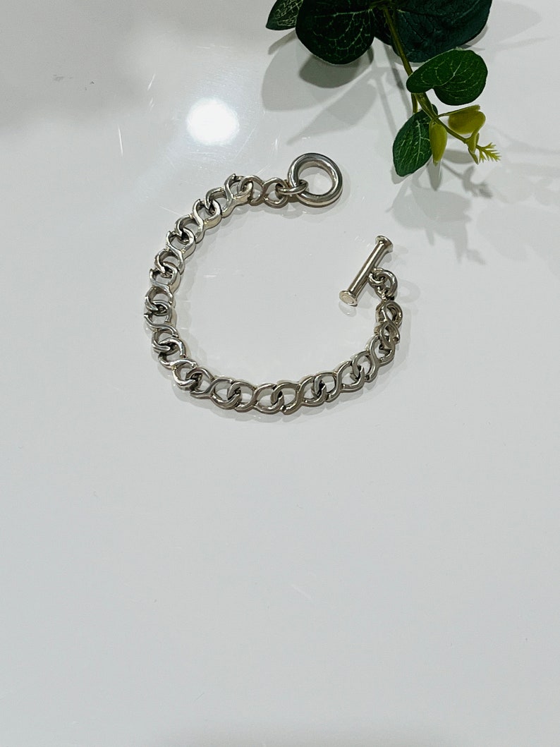 Vintage Sterling Silver Linked Chain Bracelet. image 1