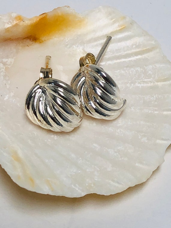 925 Sterling Silver Leaf Stud Earrings . - image 2