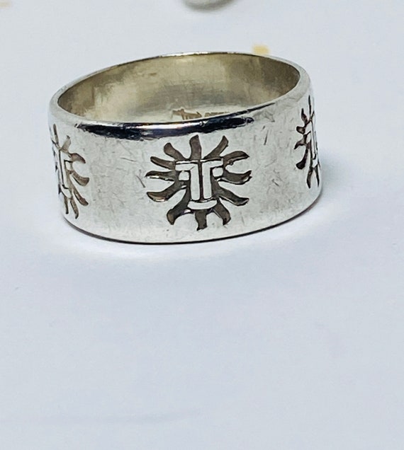 Vintage Sterling Silver  Aztec Sun Band Ring.