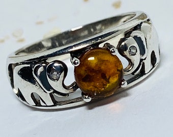 Vintage Sterling Silver Amber Ring.