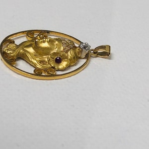 Colgante antiguo Sarah Bernhardt Diamond Ruby 18K Yellow Gold, Francia./CIRCA 1900. imagen 8