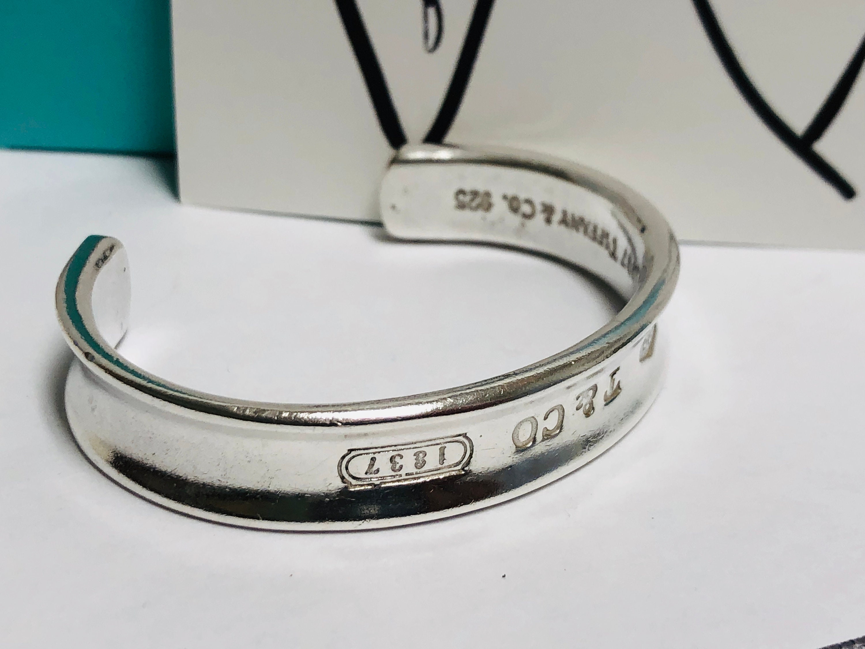 本物のティファニー 1837 カフ ブレスレット/バングル。 - Etsy 日本 本物のティファニー 1837 カフ ブレスレット/バングル。 - Etsy 日本