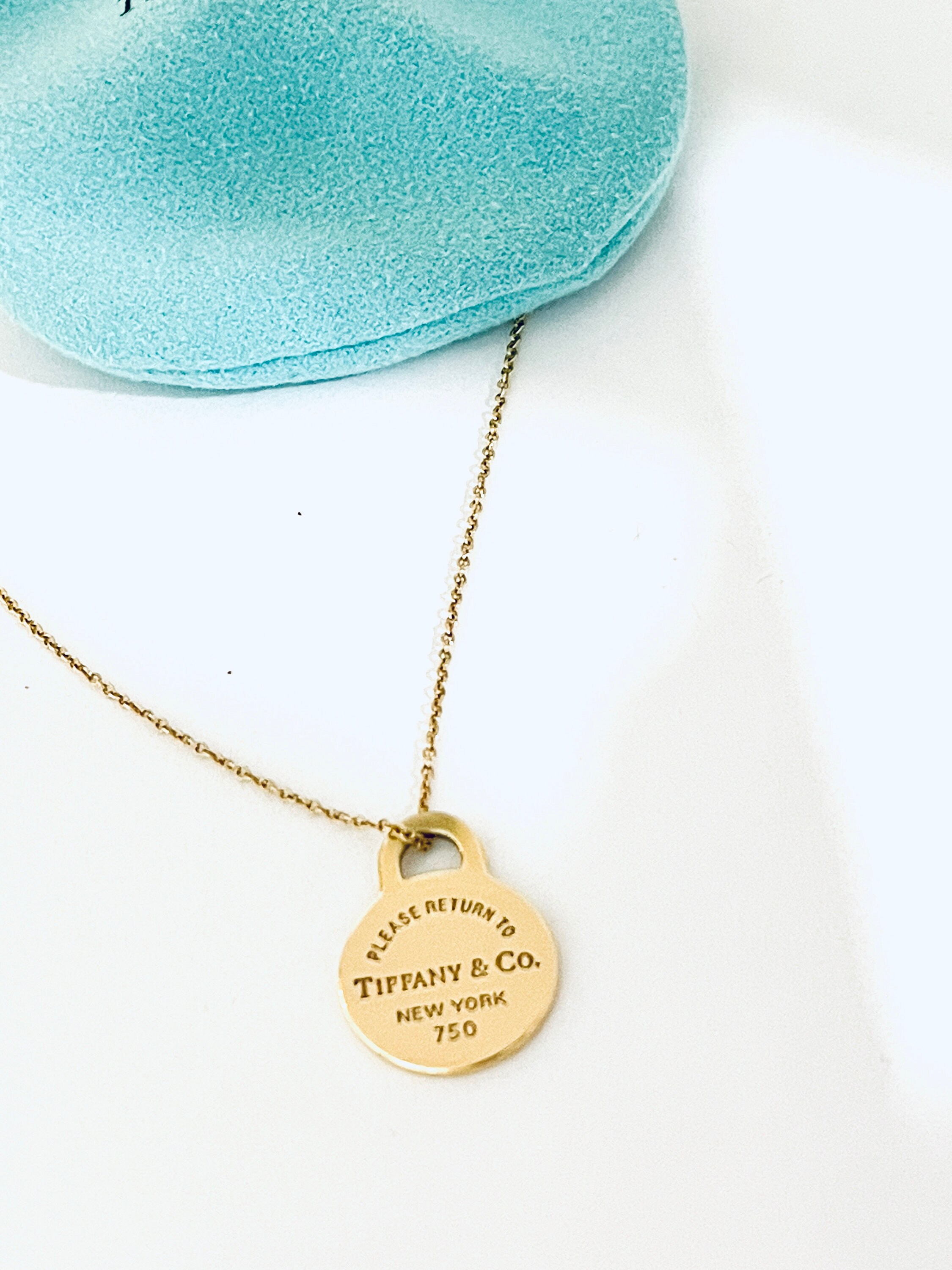 Authentic Tiffany&co. 18K Gold Return to Tiffany Charm Necklace