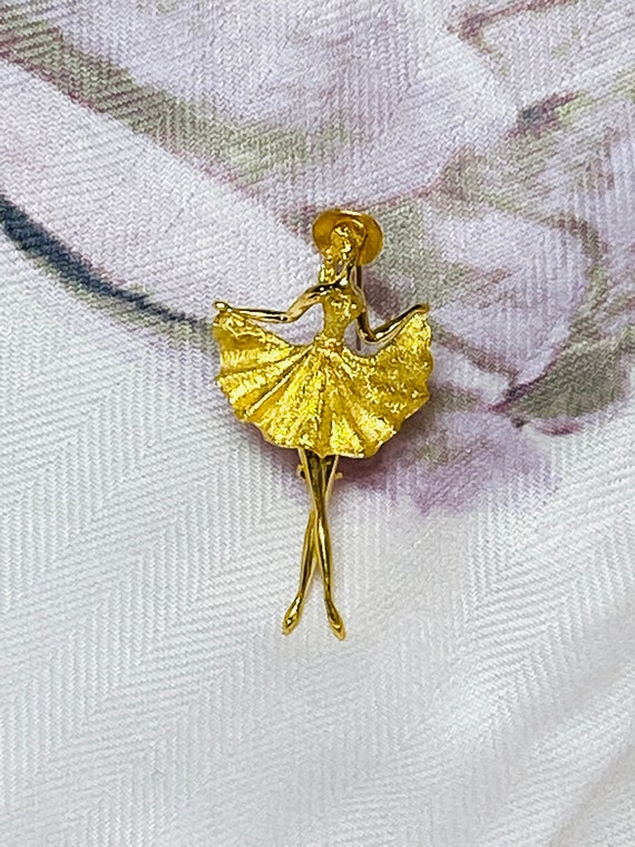 Vintage 18K Solid Gold Ballerina Pin Brooch. - image 2