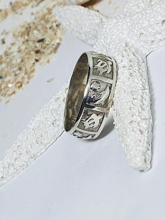 Vintage Sterling Silver  Sea Life Band Ring. - image 5