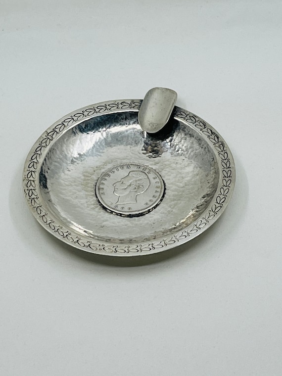 Early 1900's Vintage Native American Navajo Coin Silver Sterling Ashtray Old Early 1900's Vintage Native American Navajo Coin Silver Sterling Ashtray Old