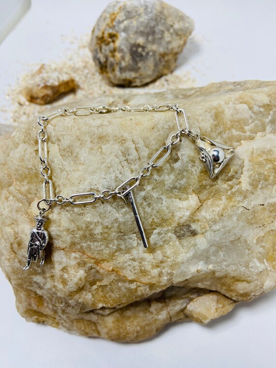 Vintage Sterling  Silver  3 Charms Bracelet. - image 3