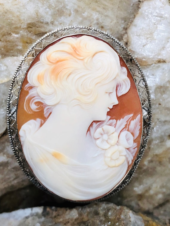 Vintage 10K White Gold Carved Shell CAMEO Brooch. - image 2