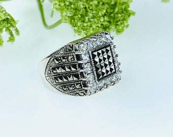 Vintage Sterling Silver Marcasite& CZ Men's Ring.