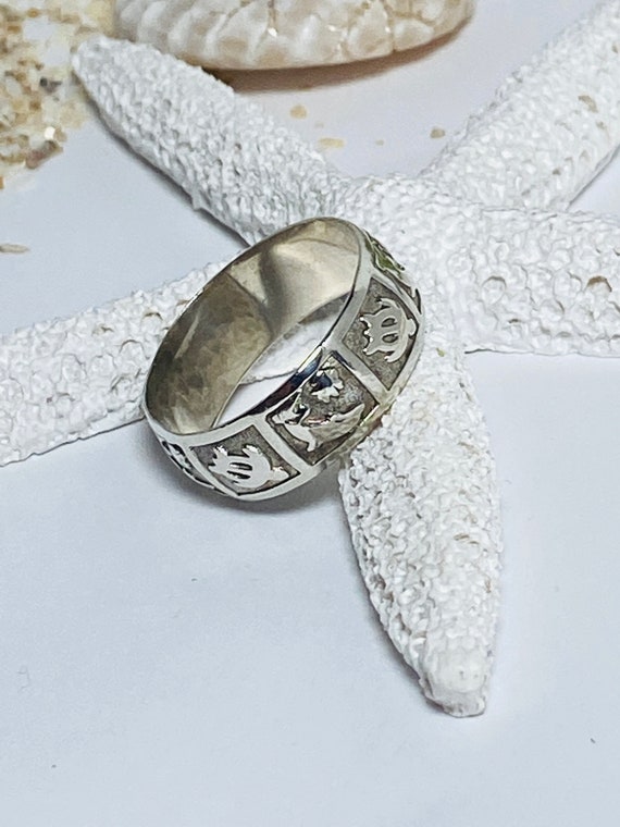 Vintage Sterling Silver  Sea Life Band Ring. - image 4
