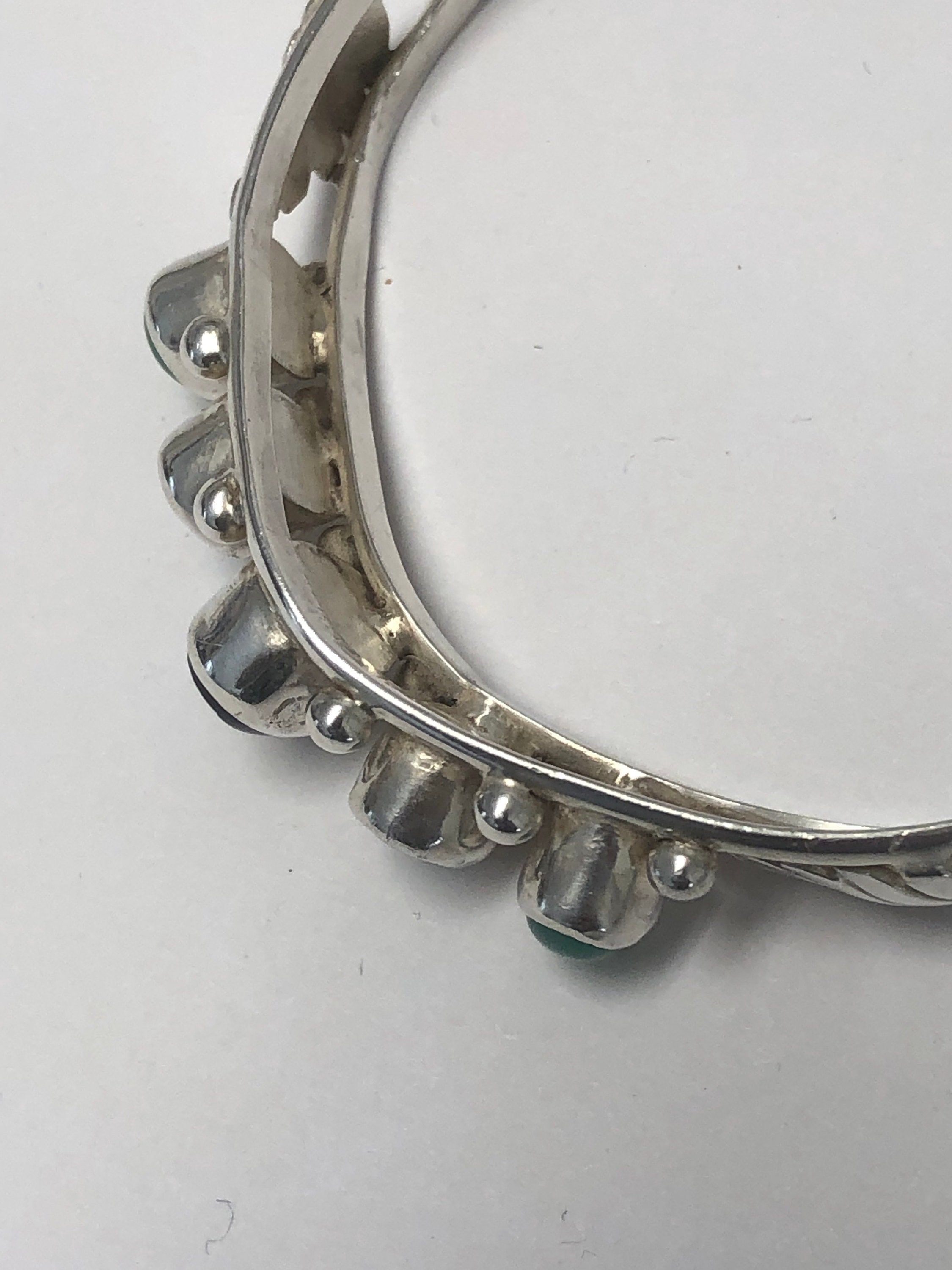 ナバホ族のターコイズ マルチジェム シルバー カフ ブレスレット