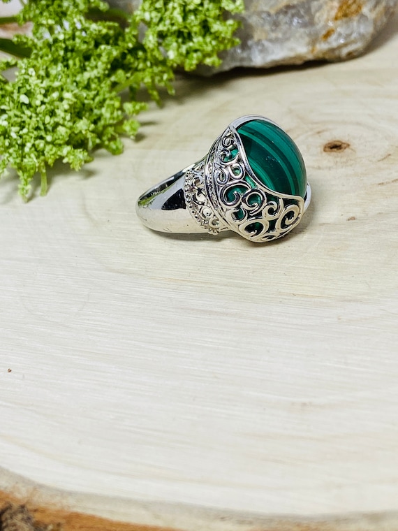 Sterling Silver Malachite Green Cabochon Ring. - image 2