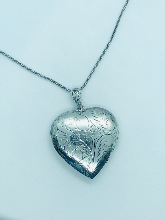 Vintage Large Etched Heart Locket Pendant Necklace, Gem