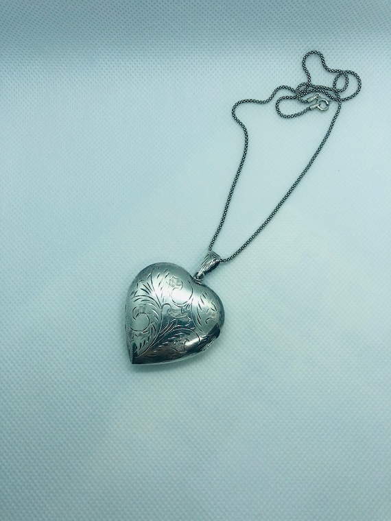 Vintage Large Etched Heart Locket Pendant Necklace, Gem