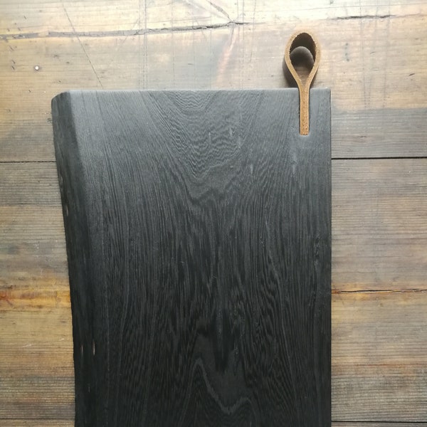 Charcuterie Yakisugi Charred Oak Cutting Board: Handmade Black Wood Serving Board (19cm x 30cm)