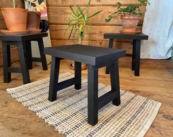 Tabouret en chêne, bois brûlé, marchepied en chêne, tabouret de cuisine Yakisugi, tabouret noir, tabouret pour enfant,