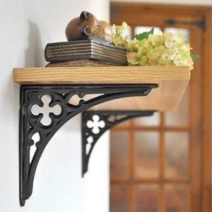 Single Quattro Cast Iron Shelf Bracket / Black / Lacquer (Shelf not included)