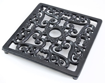 Salvamanteles cuadrado de hierro: Soporte ornamentado para platos calientes