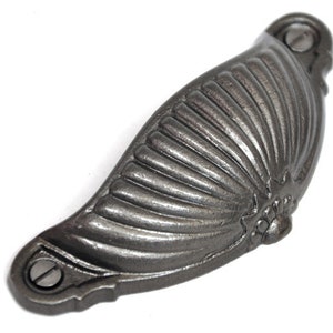 Half Daisy Drawer Pull