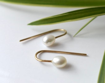 White Pearl Minimalist Earrings in 14k Gold, Gold Pearl Drop Earrings, 14k gold pearl drop earrings, wedding earrings pearl, pearl earrings