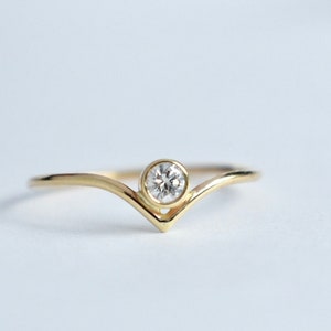 Diamond Chevron Ring in 14k Yellow Gold