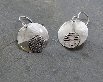 Textured round earring