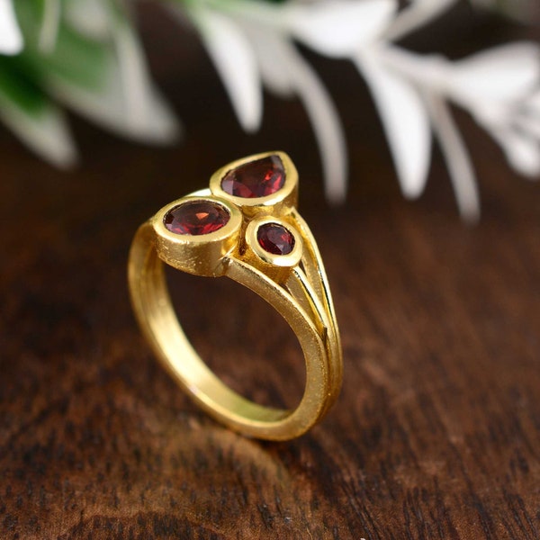 18k Gold Garnet Ring, Filigree Ring, Red Garnet Ring, Engagement Ring, Women Garnet Ring, Gold Filigree Ring, Everyday Ring, Christmas Gift