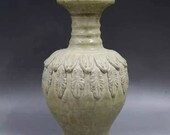 Chinese Antique Five Dynasty Yue Ware Style Porcelain Celadon Vase.Vintage China Royal Art ceramic collection