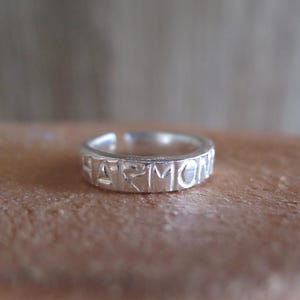 Anillo ajustable en plata o oro fino de 24K, anillo grabado, joyería para mujer, anillo para ella