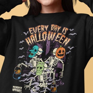 Todos los días es Halloween Trick or Treat Retro Fall Sweatshirt