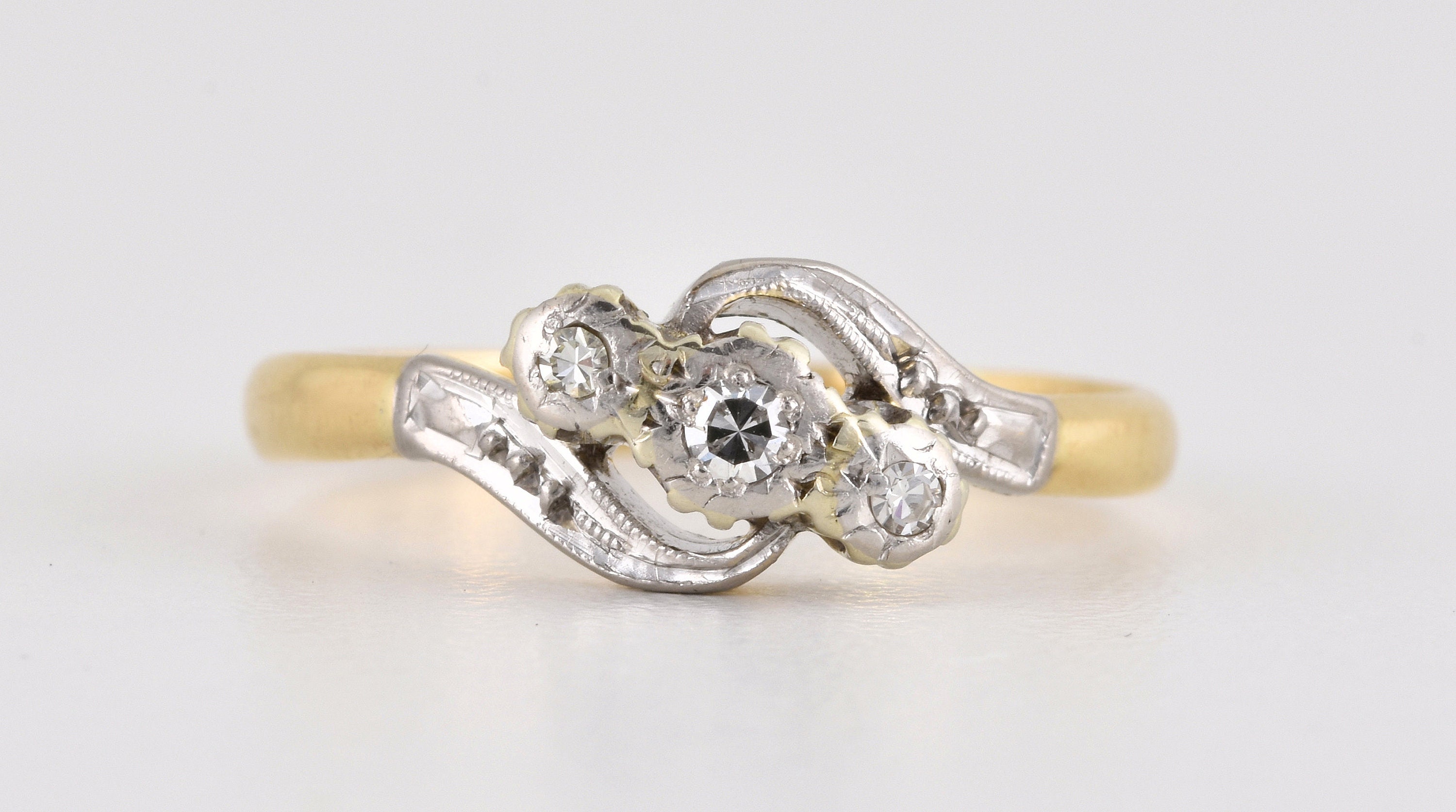 14k Gold Twist Infinity Diamond Ring – David's House of Diamonds