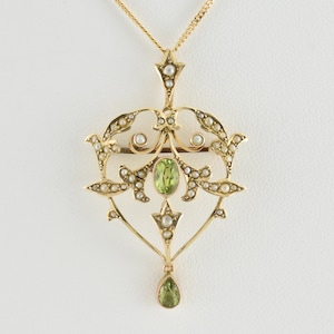 Antique Edwardian 9ct Gold Peridot Seed Pearl Pendant/Brooch & 9ct Gold Chain