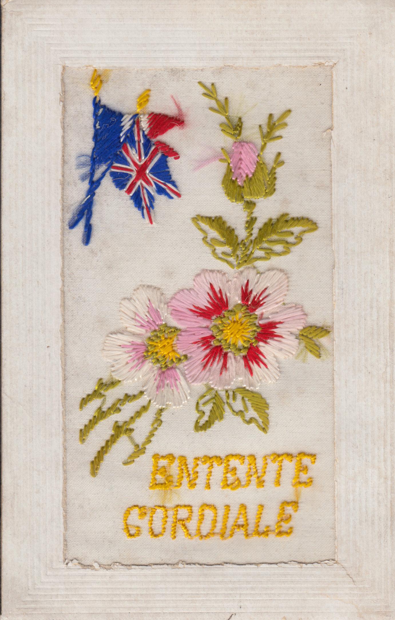 WW1 Embroidered A Kiss From France Silk Postcard in General / other