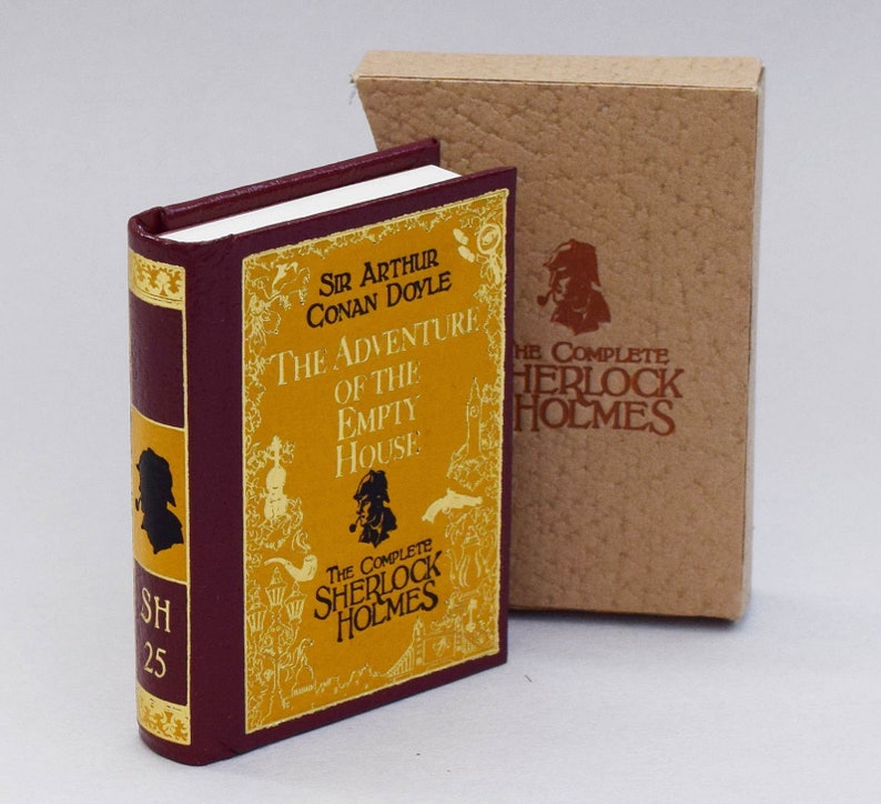 Book sir. Oxford bookworms library. Book sir. The creeping man. Miniature book турция.