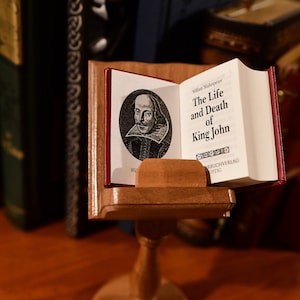Wooden Miniature Book Holder Pedestal, Lectern & Display Stand