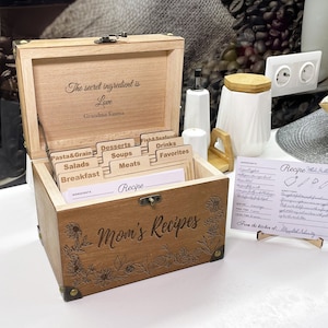 Benutzerdefinierte Rezeptbox Hölzerne Rezeptteiler Rezeptkarten Geschenk für Mama Einweihungsgeschenk Gravierte Rezeptbox Hochzeit Dusche Dekor Neues Zuhause Geschenk