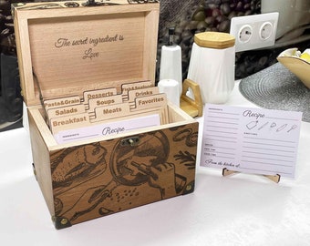 Scatola per ricette con divisori, scatola per biglietti per ricette personalizzate, scatola per ricette personalizzate in legno e biglietti 4x6, scatola per ricette incisa