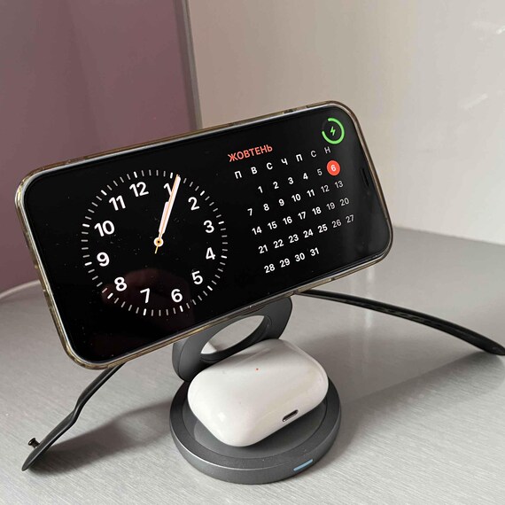 Qi Wireless Charger Made of Wood, Custom With Engraving