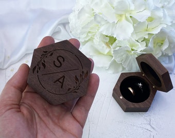 Dunne ringdoos, roterende verlovingsringdoos, gepersonaliseerde ringdoos, slanke ringdoos, jubileumcadeau, houten ringdoos, handgemaakte voorsteldoos