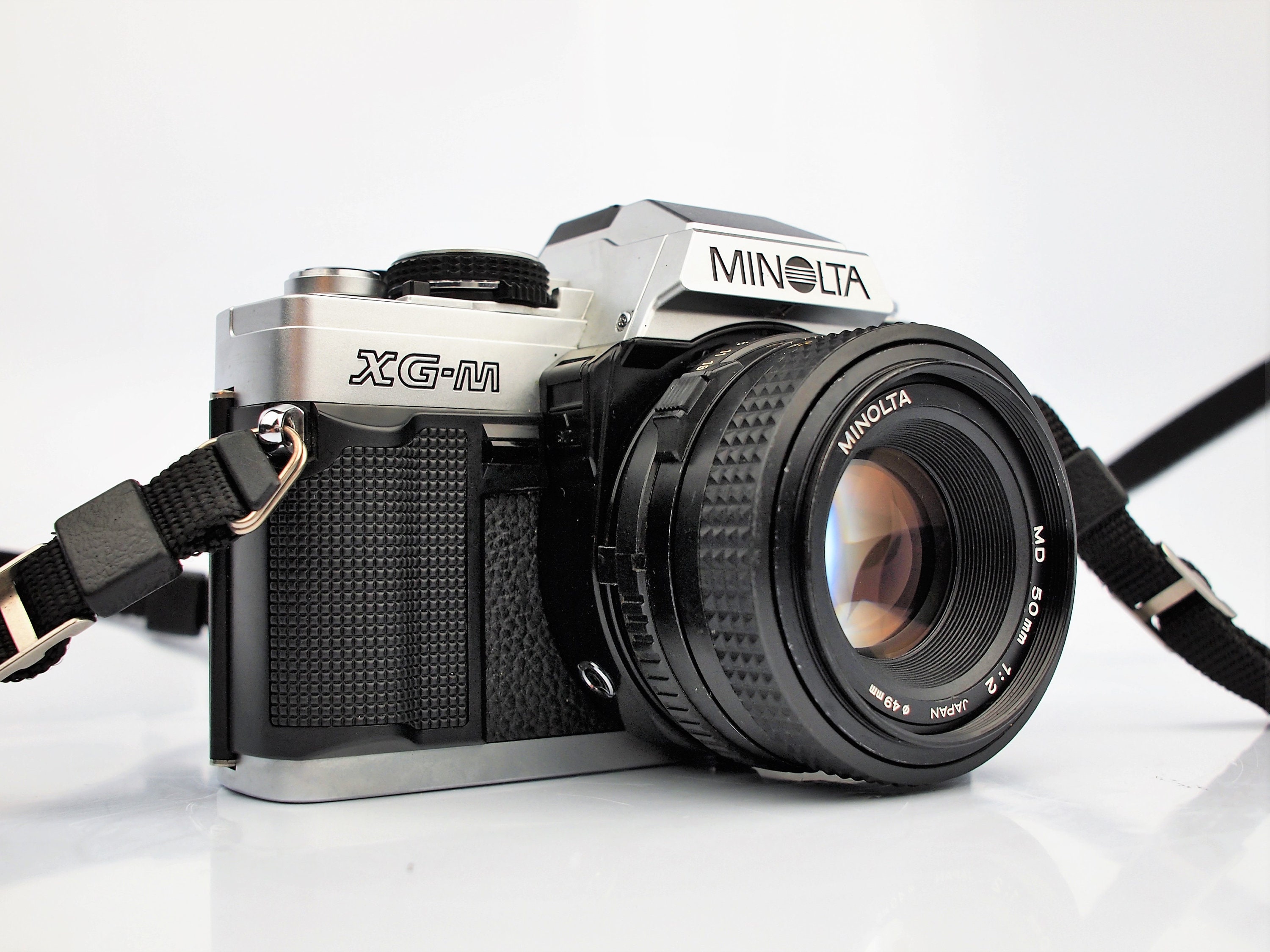 ジャンク品　Minolta X-700 フィルムカメラ + フラッシュ Minolta X-700 with 50mm f/1.7 Lens and Flash – Film Supply Club