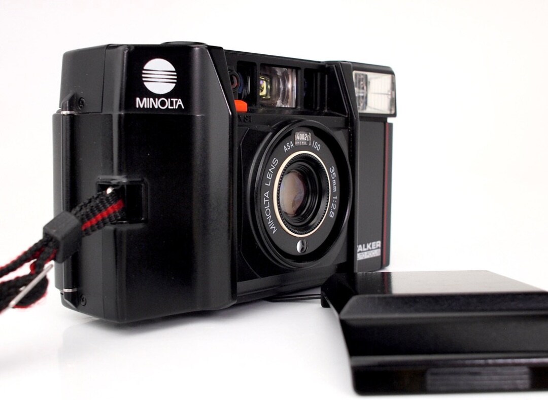 Minolta Talker 35mm Point and Shoot Flash Film Camera That Talks Fast