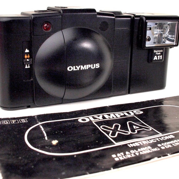 Olympus XA2 Ultra Compact 35mm-Film-Kamera Ausgezeichnet + A11-Blitz + Handschlaufe + Batterien - Ausgezeichnet- Film getestet