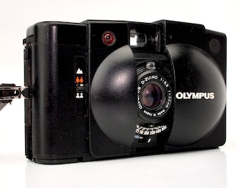 OLYMPUS XA2 D.ZUIKO 35mm f3.5 A11 Electronic Flash Compact