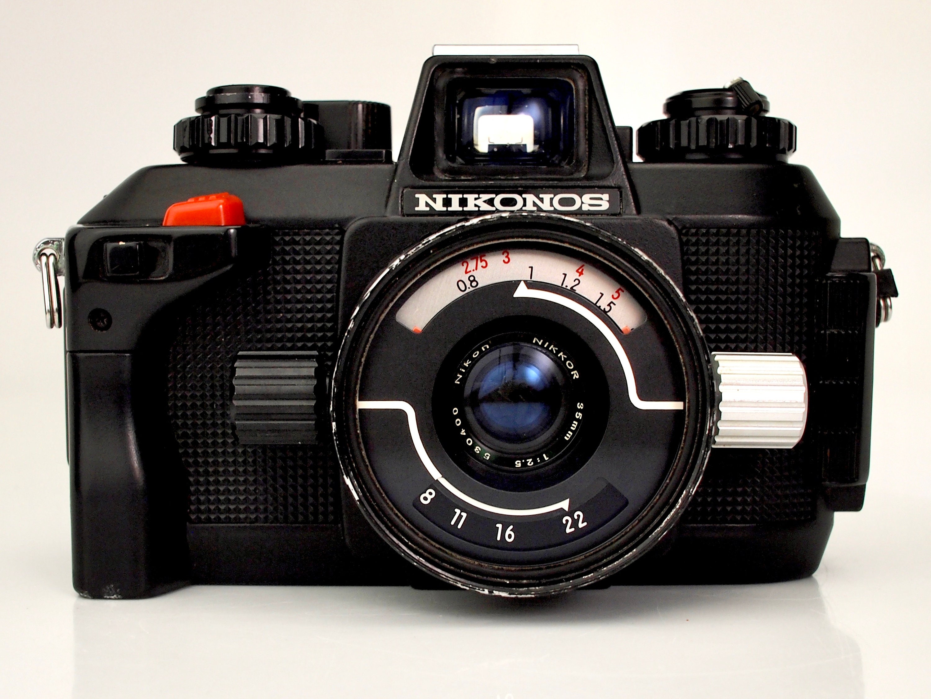 Nikon NIKONOS IV-A Underwater SLR 35mm Film Camera + Nikon 35mm f2.5 lens + New Batteries - Excellent - Film Tested - Free Shipping