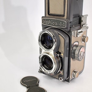 Serviced Yashica 44 TLR 4 x 4  Medium Format TLR Film Camera Twin Lens + Leather Case + Lens Cap + 35mm Film Adapter Beautiful - Film Tested
