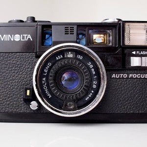 Minolta Hi-Matic AF2 AF-2 Compact 35mm Point and Shoot Film Camera + Minolta 38mm f2.8 Lens + Batteries  Film Tested