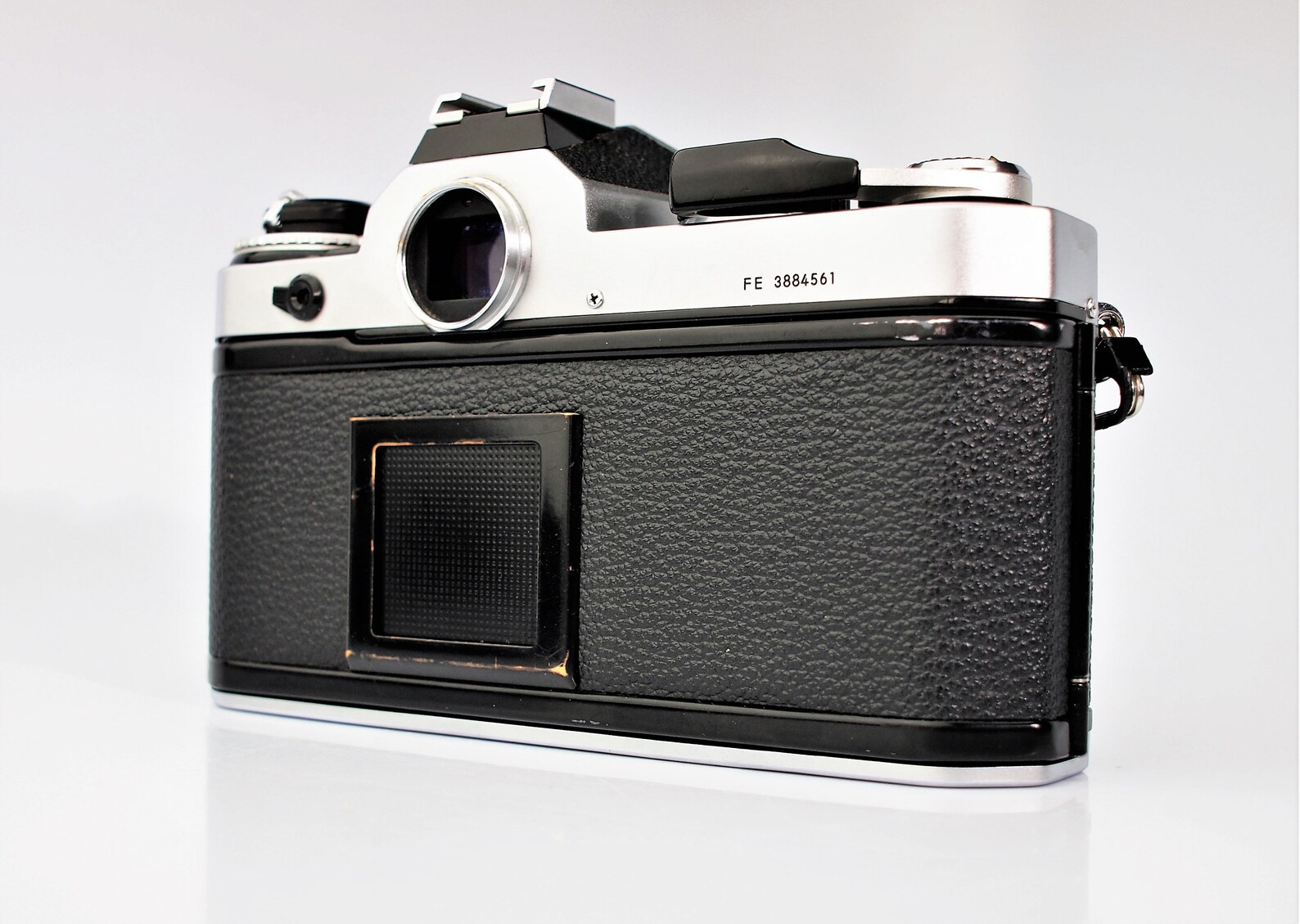 Near Mint Nikon FE 35mm SLR Film Camera The Legendary