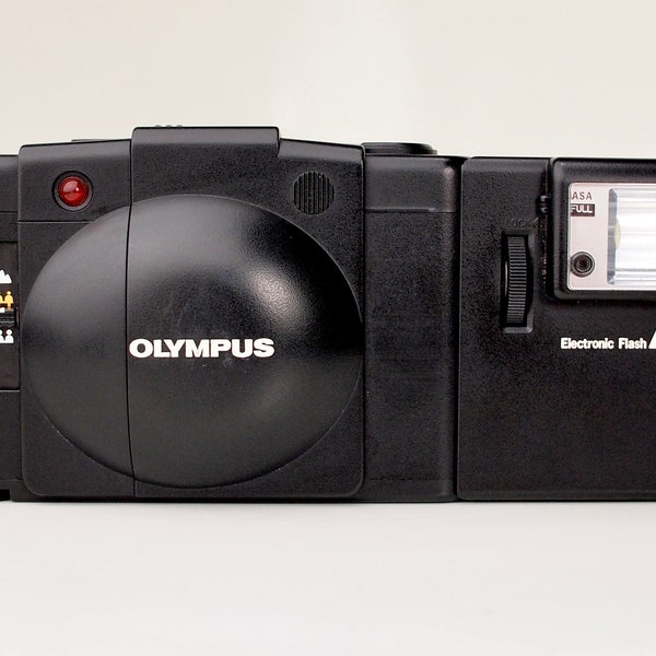 Olympus XA2 Ultra Kompakte 35mm Filmkamera Ausgezeichnet + A16 Blitz + Handschlaufe + Batterien - Ausgezeichnet- Film getestet