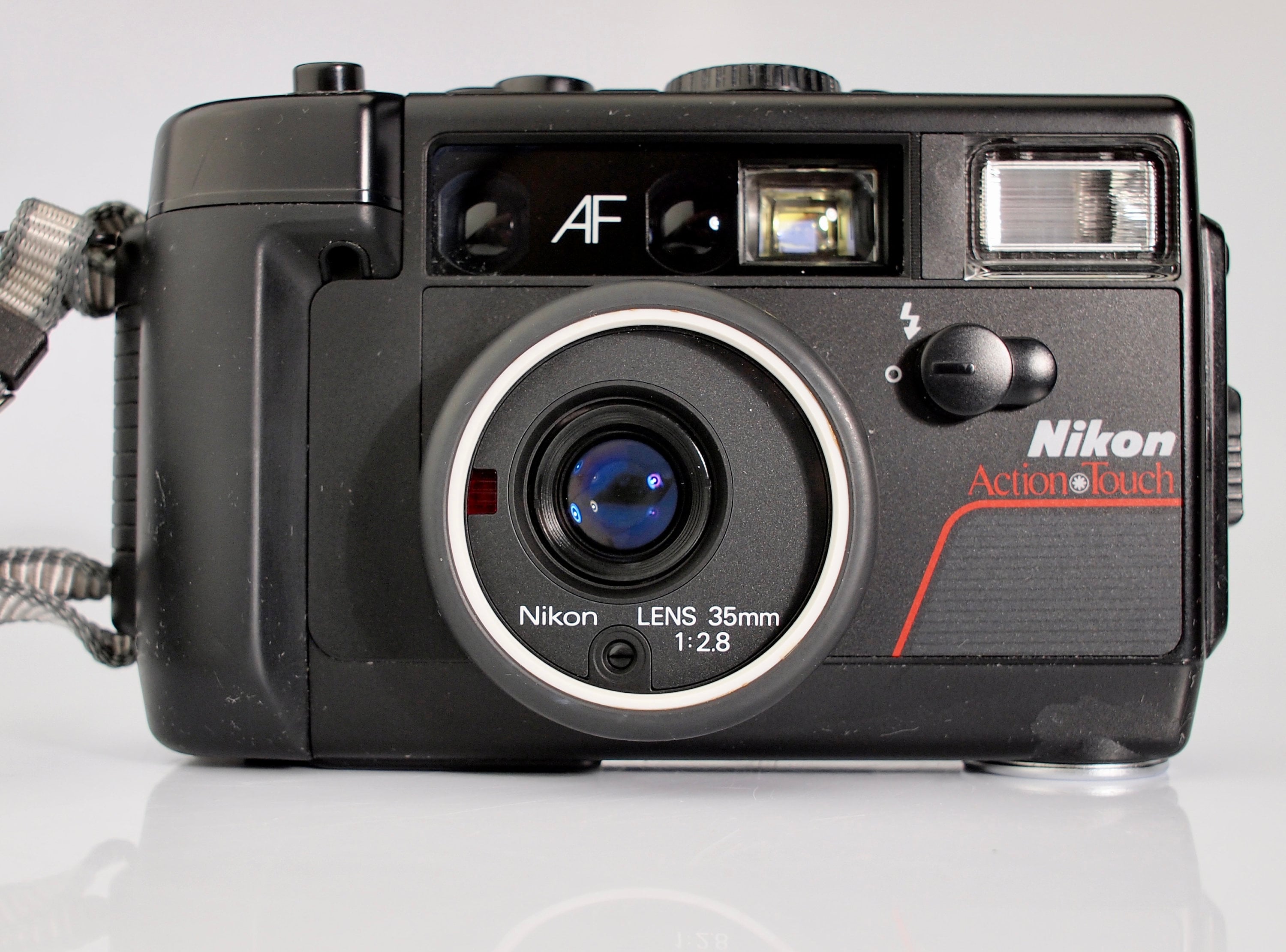 Near Mint Nikon Action Touch L35AW 35mm Point and Shoot Film